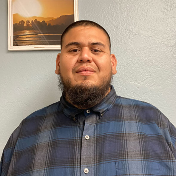 Pinnacle Patient Navigator Gabriel Guerrero's headshot